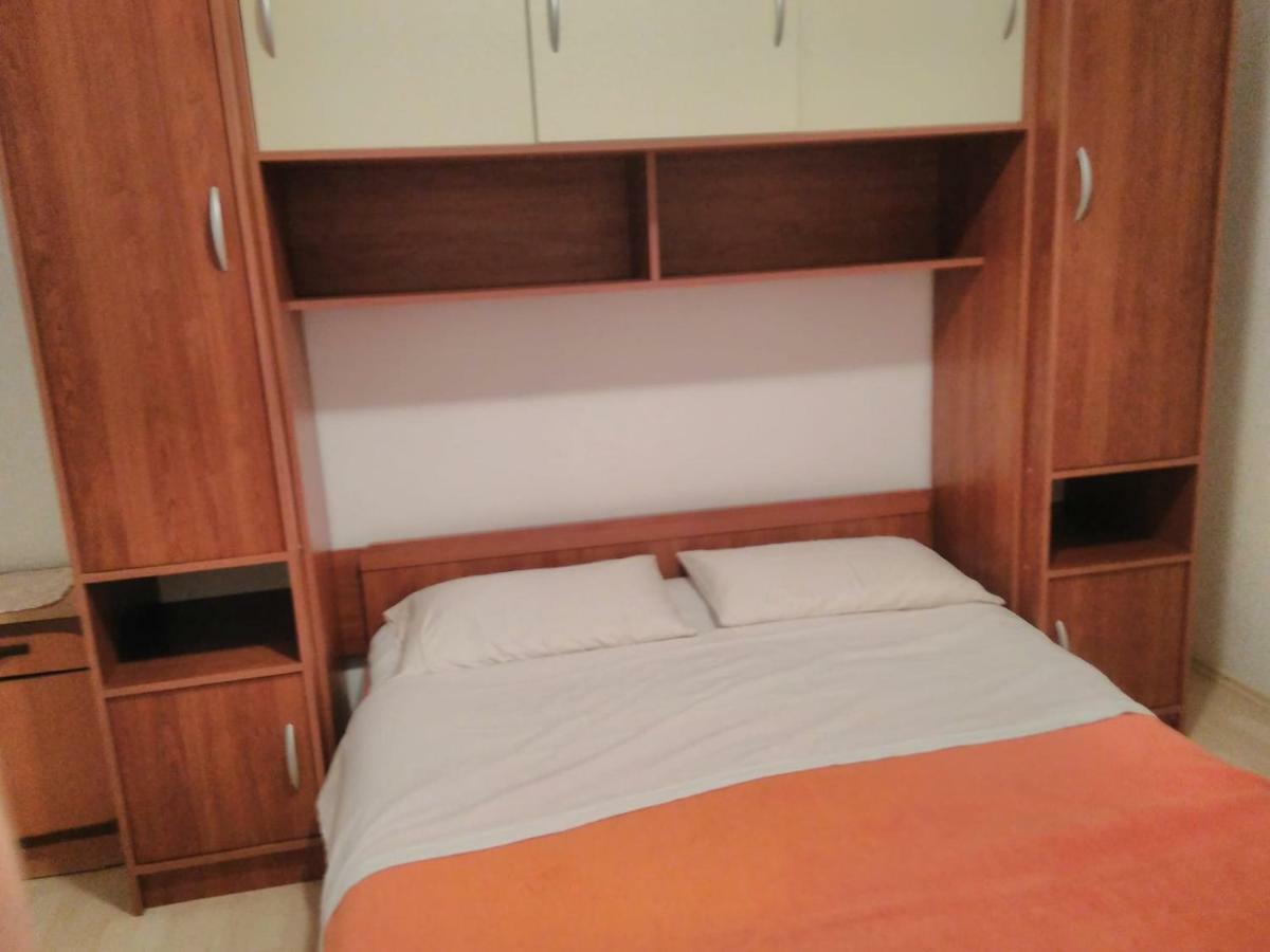 Apartmani Marija Pasman Exterior photo